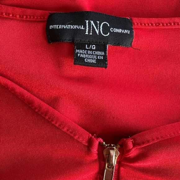 Red V-Neck Women's Top | Size Large - Picture 4 of 4